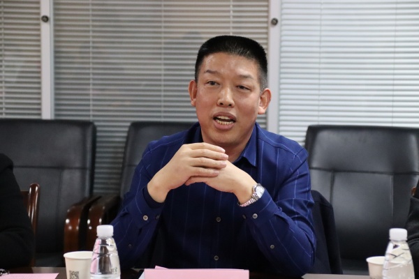 董事長(zhǎng).jpg 董事長(zhǎng).jpg